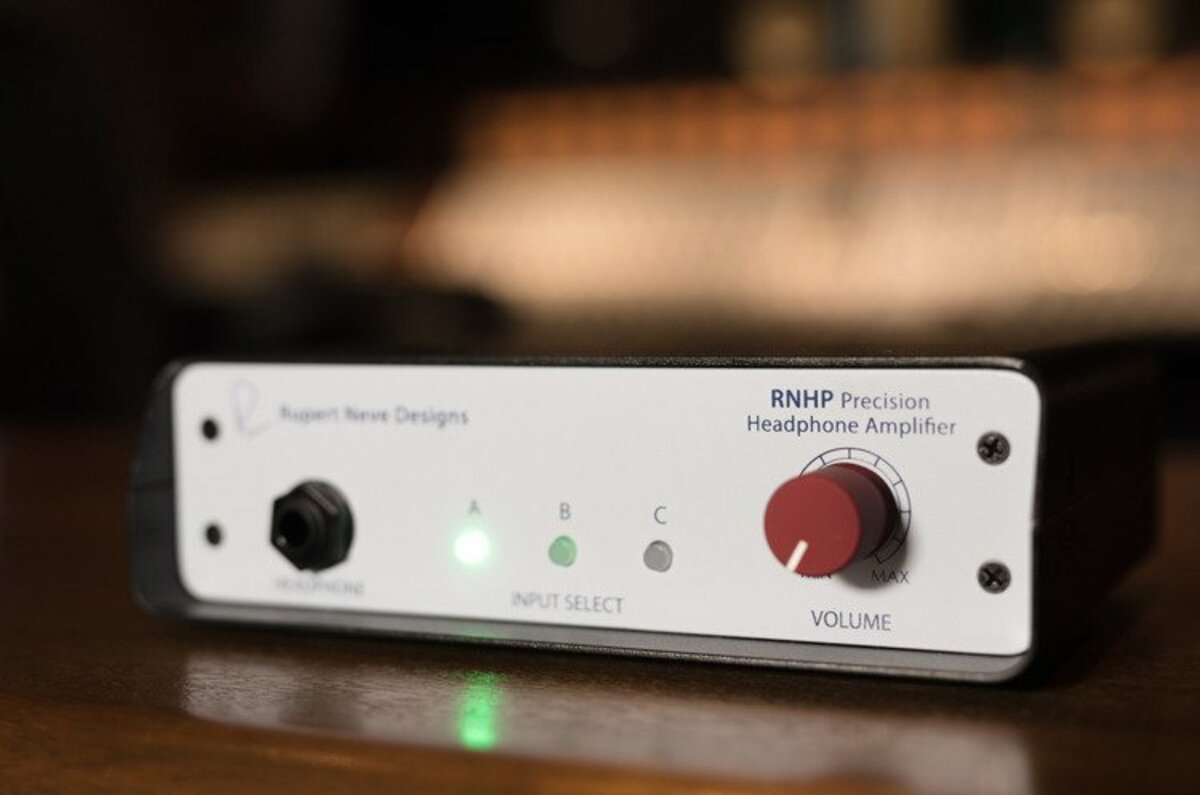RNHP - Precision Headphone Amplifier8 RNHP - Precision Headphone Amplifier8