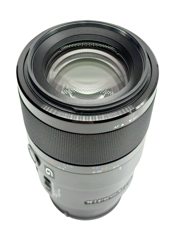 Sony FE 90mm f/2.8 Macro G OSS0
