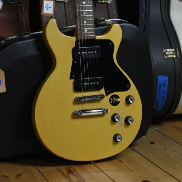 2005 Gibson USA Les Paul Special Faded Double Cutaway Worn TV Yellow0