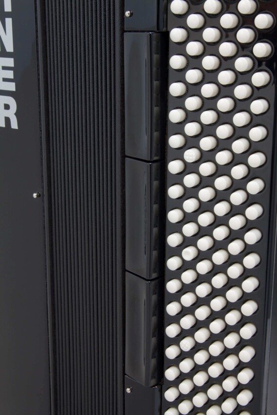 Hohner Bravo III 120 CZARNY - akordeon klawiszowy1 Hohner Bravo III 120 CZARNY - akordeon klawiszowy1