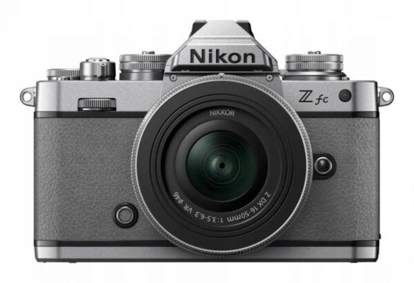 Nikon Z fc + Nikkor Z 16-50mm Natural Gray0