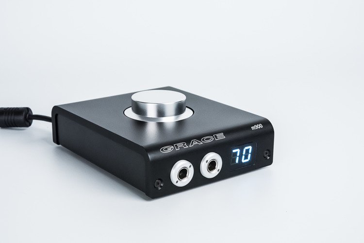 m900 - Headphone Amp / DAC0 m900 - Headphone Amp / DAC0