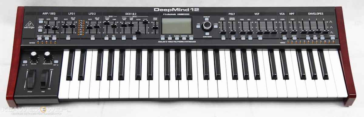 BEHRINGER DeepMind 120 BEHRINGER DeepMind 120