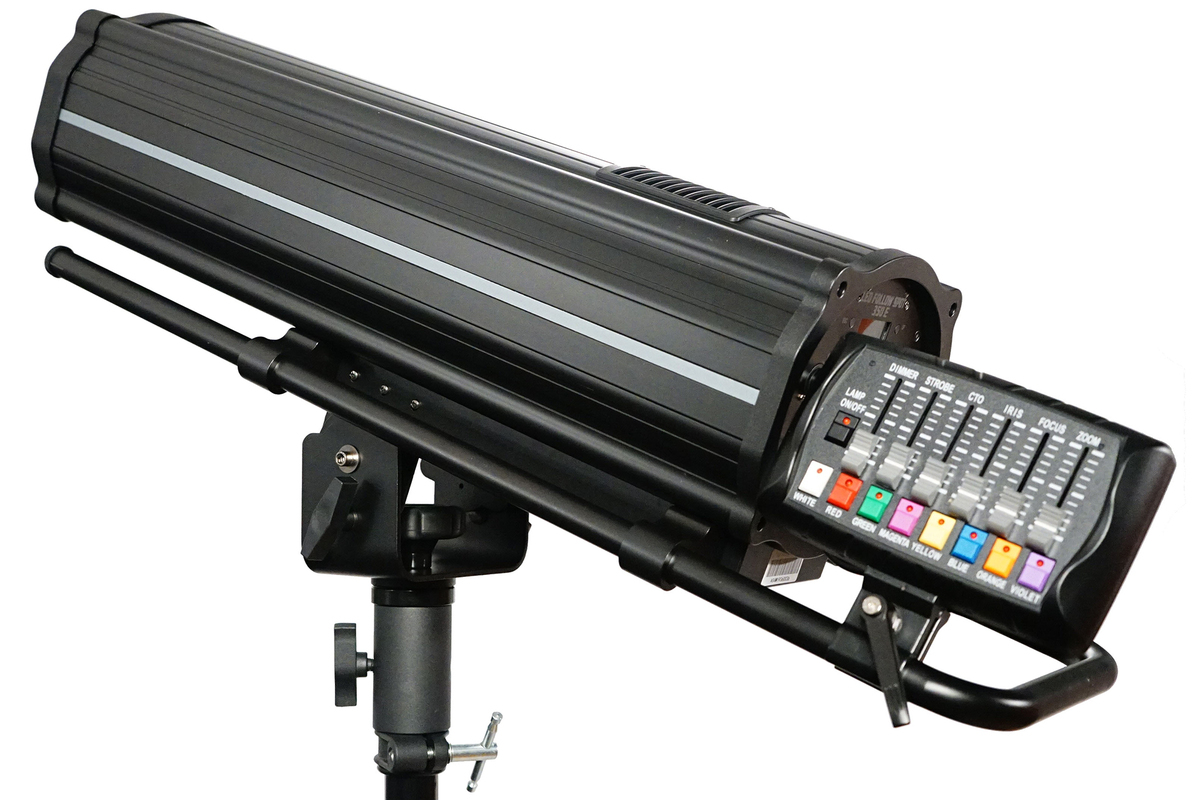 FOS Led Follow Spot 350 - reflektor profilowy0 FOS Led Follow Spot 350 - reflektor profilowy0