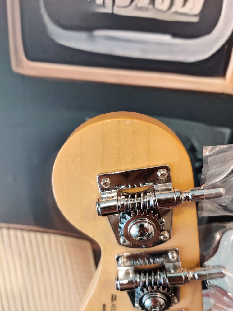 Fender Player Jazz Bass PF 3TS + POKROWIEC11 Fender Player Jazz Bass PF 3TS + POKROWIEC11