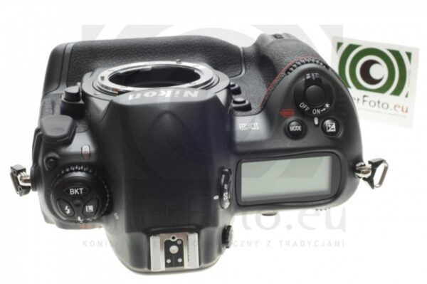 Nikon D30