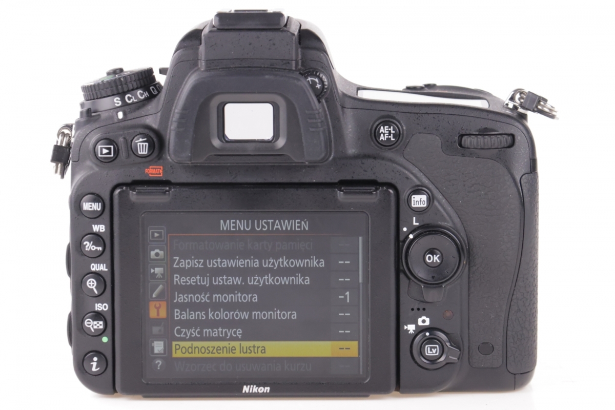 Nikon D75010 Nikon D75010