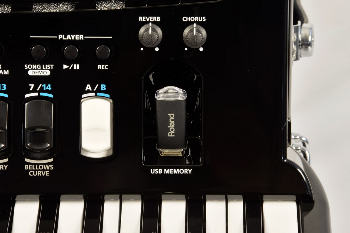 ROLAND FR-4X + torba 4 ROLAND FR-4X + torba 4