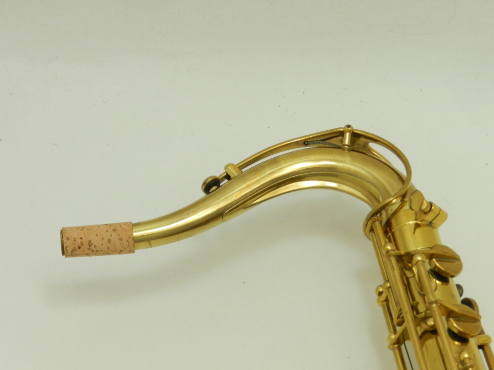 Saksofon tenorowy Amati. Po remoncie kapitalnym (DR24-129)1 Saksofon tenorowy Amati. Po remoncie kapitalnym (DR24-129)1