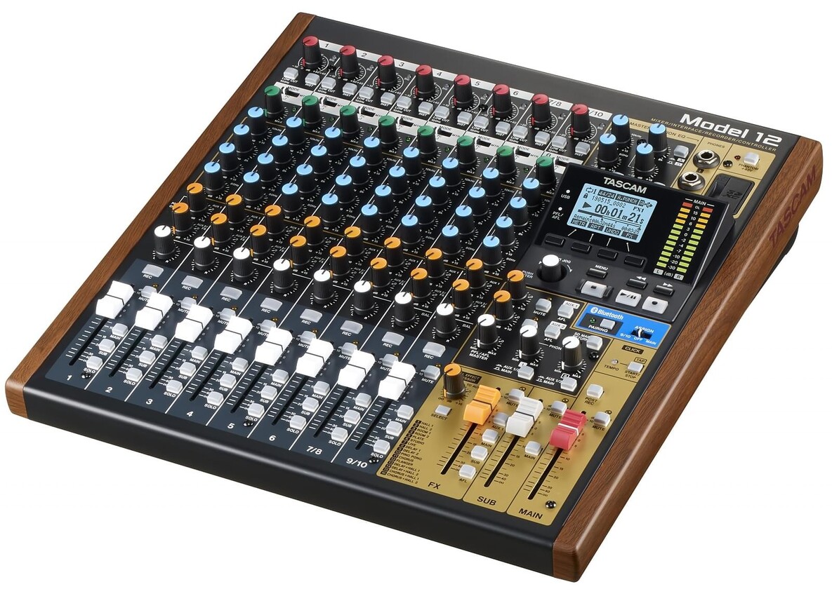 Tascam Model 12 - mikser, rejestrator, kontroler1 Tascam Model 12 - mikser, rejestrator, kontroler1