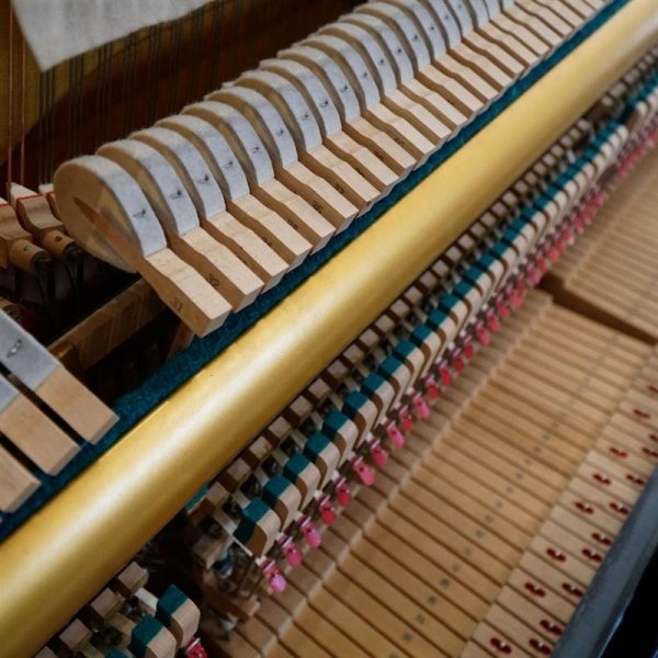 U1H Yamaha pianino akustyczne używane3 U1H Yamaha pianino akustyczne używane3
