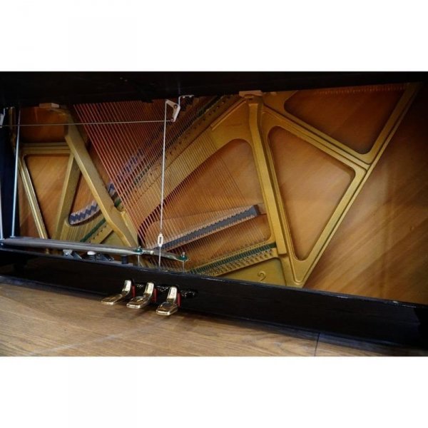 U1H Yamaha pianino akustyczne używane1 U1H Yamaha pianino akustyczne używane1