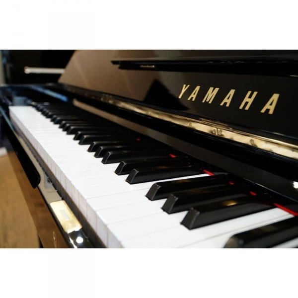 U1H Yamaha pianino akustyczne używane2 U1H Yamaha pianino akustyczne używane2