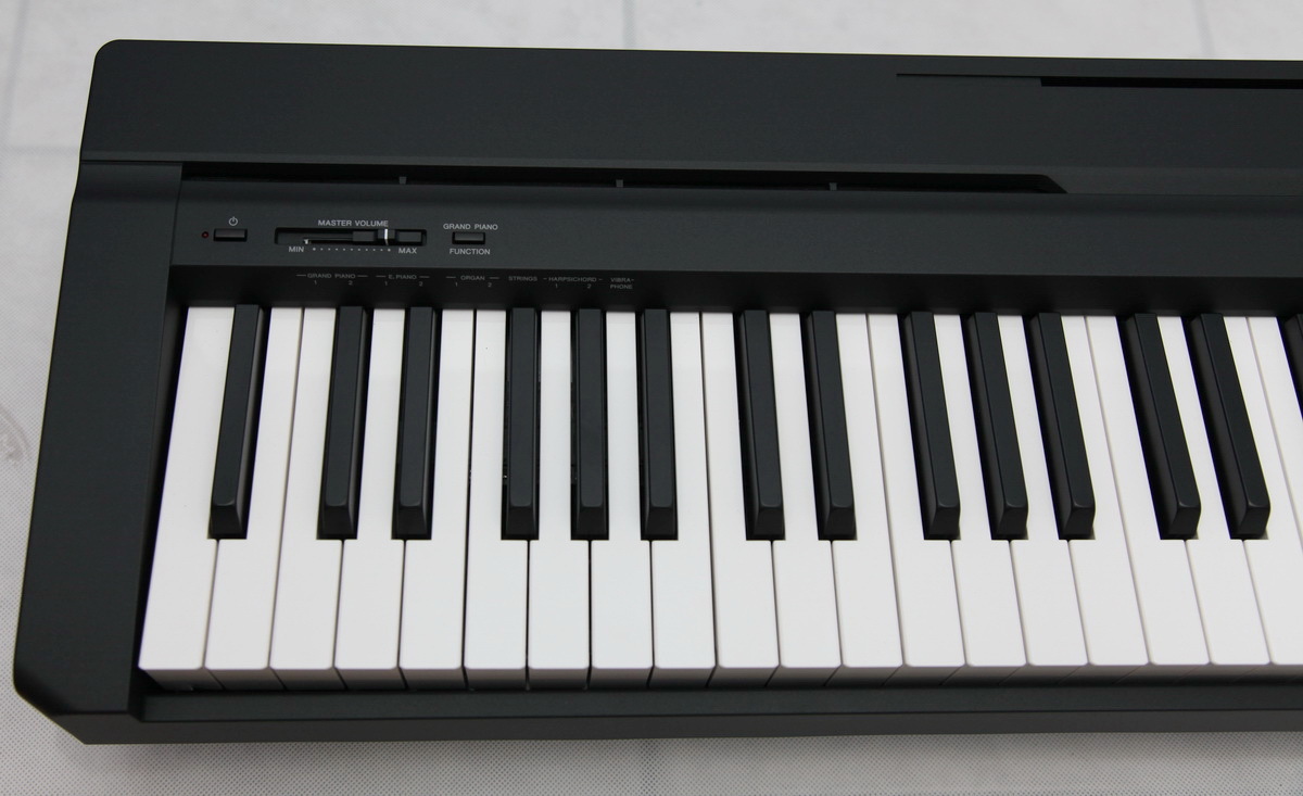 YAMAHA P-45 (P45 B) + STATYW 2 YAMAHA P-45 (P45 B) + STATYW 2