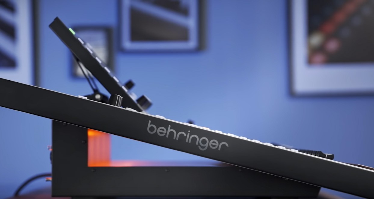 Behringer Wing - Mikser cyfrowy z 96 wejściami i ekranem dotykowym4 Behringer Wing - Mikser cyfrowy z 96 wejściami i ekranem dotykowym4