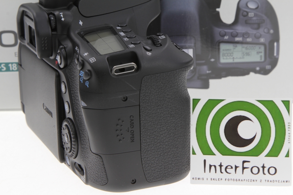 Canon EOS 80D4 Canon EOS 80D4