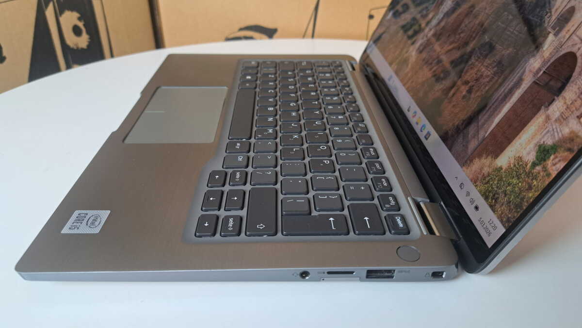Dell Latitude 9410 2 w 1 14" i5-10310u 16GB RAM 1000GB SSD Win 11 home 2w1 Tablet i Laptop4 Dell Latitude 9410 2 w 1 14" i5-10310u 16GB RAM 1000GB SSD Win 11 home 2w1 Tablet i Laptop4