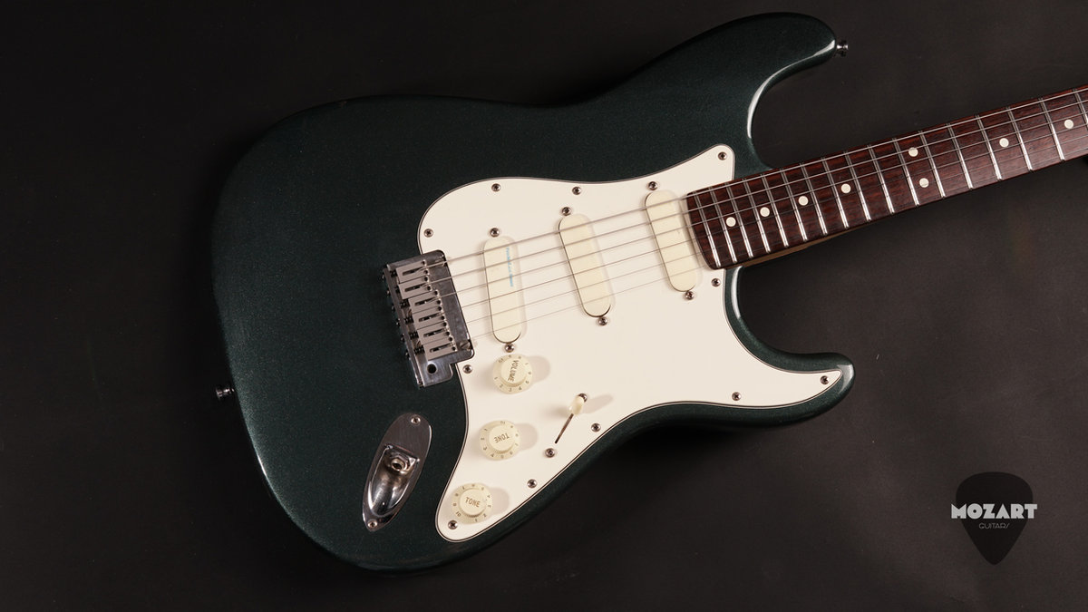 Fender Strat Plus Deluxe 1988 Gun Metal Blue0 Fender Strat Plus Deluxe 1988 Gun Metal Blue0
