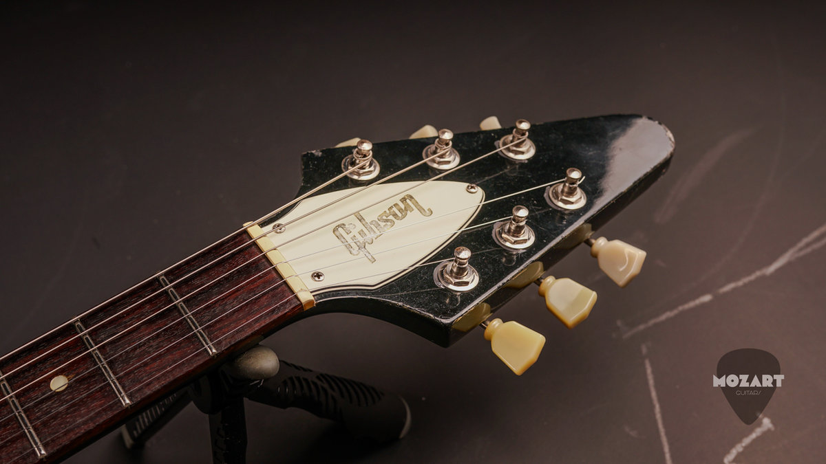 Gibson Flying V ’67 Reissue 2001 USA – 496R / 500T4 Gibson Flying V ’67 Reissue 2001 USA – 496R / 500T4