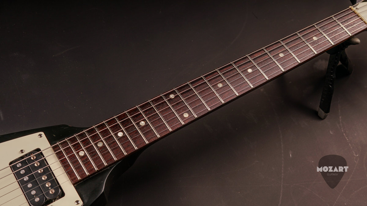 Gibson Flying V ’67 Reissue 2001 USA – 496R / 500T1 Gibson Flying V ’67 Reissue 2001 USA – 496R / 500T1