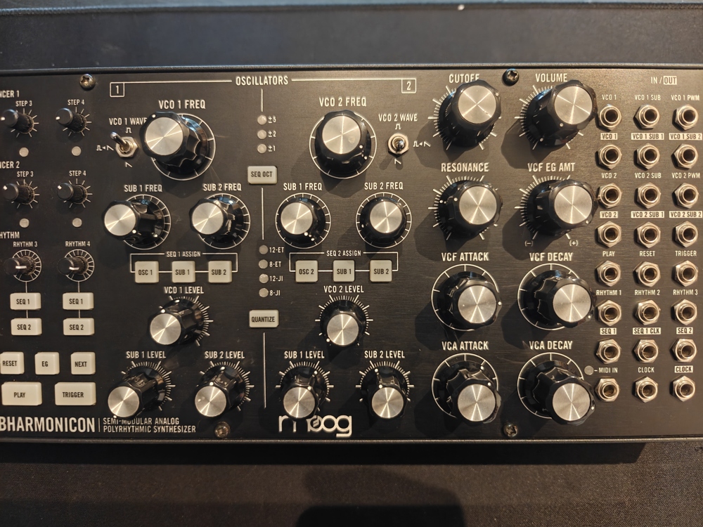 MOOG Subharmonicon – Syntezator Analogowy8 MOOG Subharmonicon – Syntezator Analogowy8