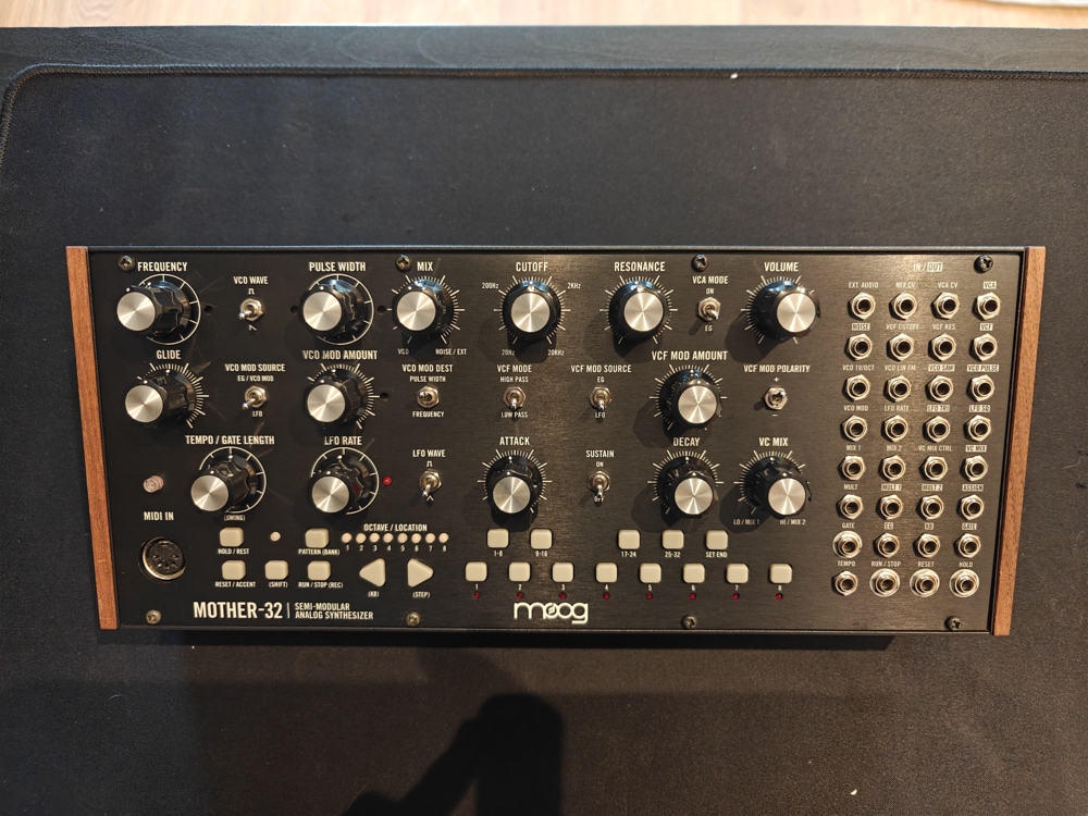 Moog Mother-32 4 Moog Mother-32 4