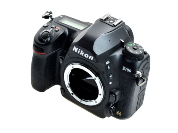 NIKON D7800