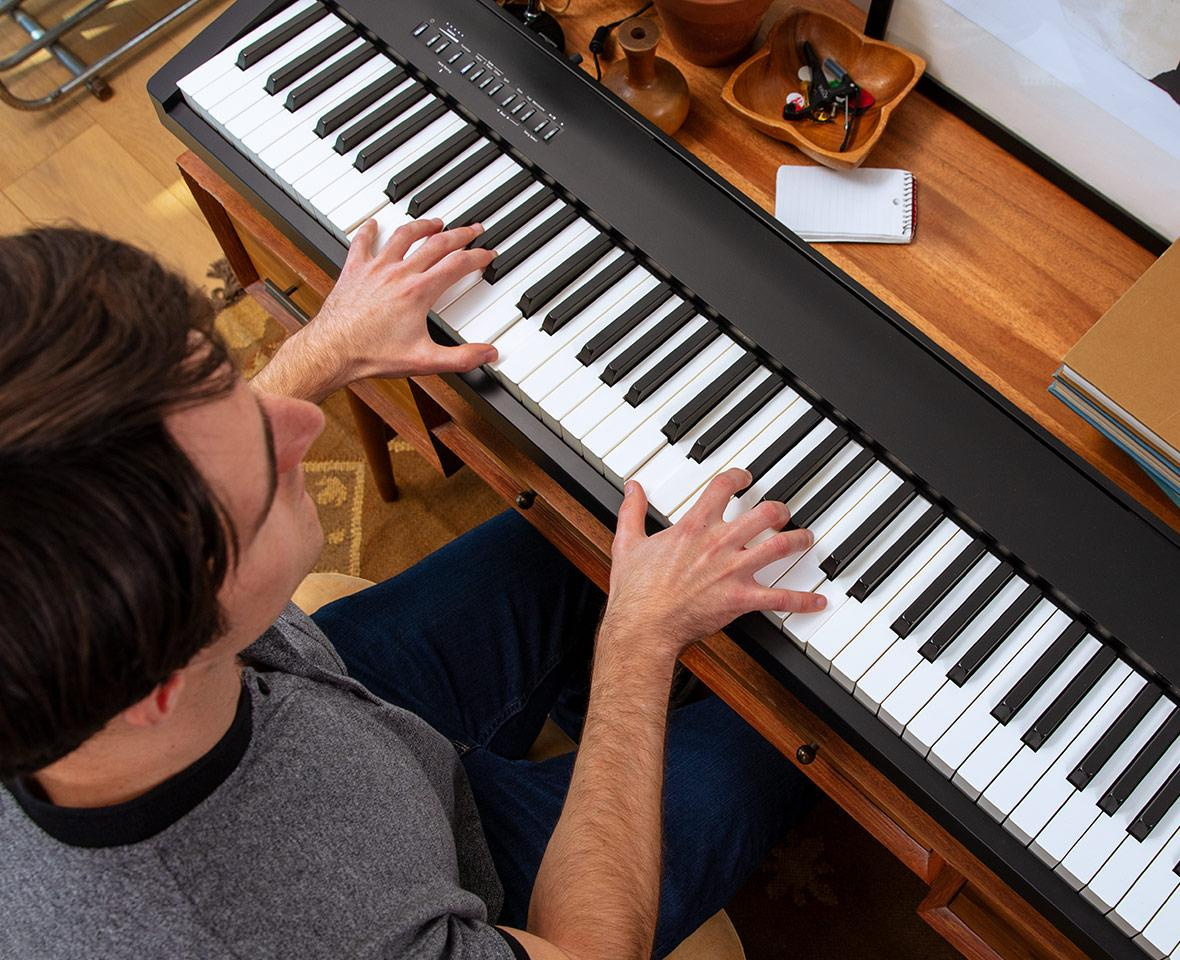 Roland FP-30X BK - Przenośne pianino cyfrowe Zestaw8 Roland FP-30X BK - Przenośne pianino cyfrowe Zestaw8