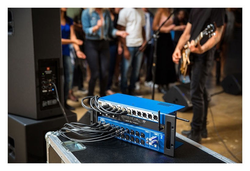 SOUNDCRAFT Ui24R - mikser cyfrowy Wi-Fi5 SOUNDCRAFT Ui24R - mikser cyfrowy Wi-Fi5