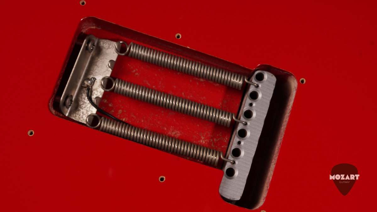 Squier JV Stratocaster SST-30 (1983) – FujiGen - Torino Red11 Squier JV Stratocaster SST-30 (1983) – FujiGen - Torino Red11