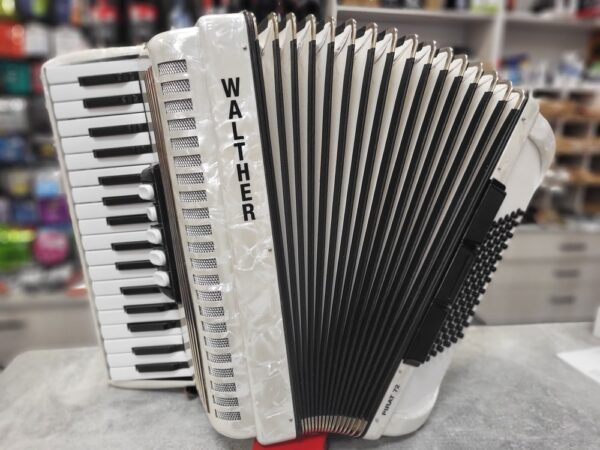 Akordeon Walther Pirat 72