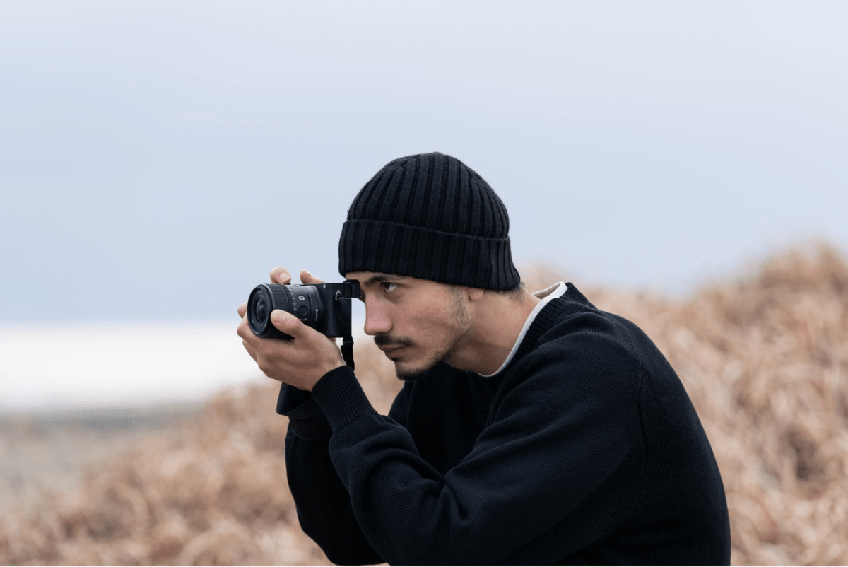 Aparat cyfrowy Sony A6700 + E 15 mm F1.4 G SEL15F14G7 Aparat cyfrowy Sony A6700 + E 15 mm F1.4 G SEL15F14G7