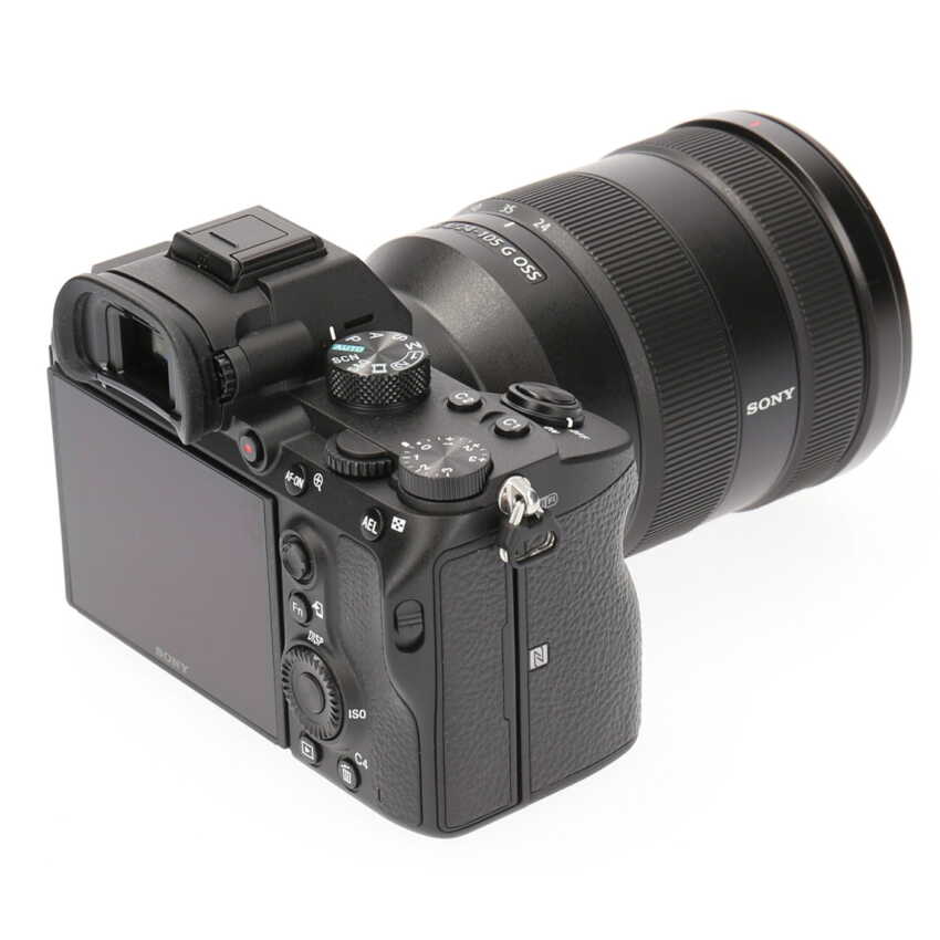 Aparat cyfrowy Sony A7 III + obiektyw 24-105 mm f/4 G - ILCE7M3GBDI3 Aparat cyfrowy Sony A7 III + obiektyw 24-105 mm f/4 G - ILCE7M3GBDI3