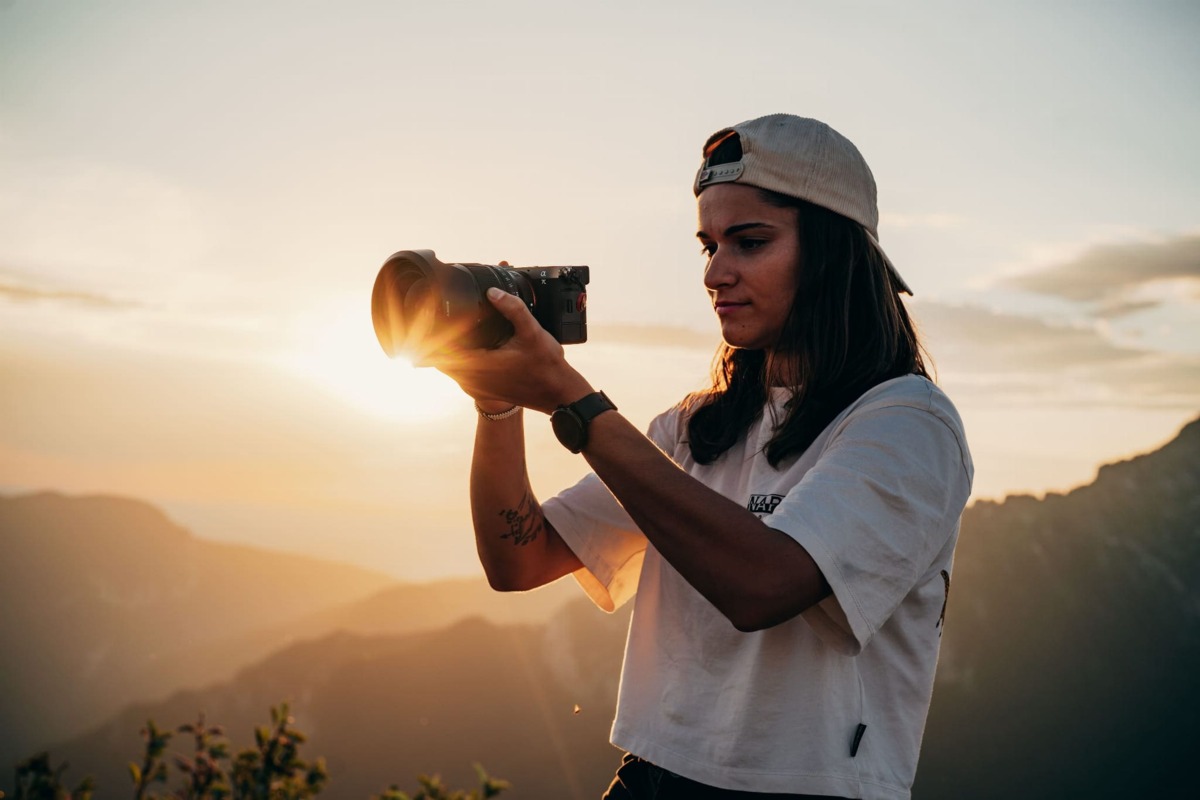 Aparat cyfrowy Sony A7C II srebrny + FE 40 mm f/2.5 G - SEL40F25G18 Aparat cyfrowy Sony A7C II srebrny + FE 40 mm f/2.5 G - SEL40F25G18