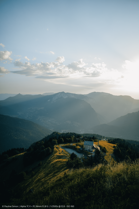 Aparat cyfrowy Sony A7C II srebrny + FE 40 mm f/2.5 G - SEL40F25G17 Aparat cyfrowy Sony A7C II srebrny + FE 40 mm f/2.5 G - SEL40F25G17