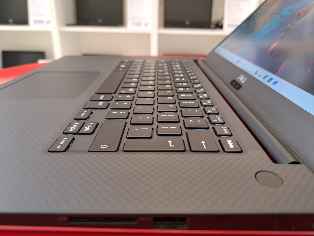 Dell Precision 5540 15" i9-9880H 64GB RAM 256GB NVMe Quadro 4GB WIN 11 Pro2 Dell Precision 5540 15" i9-9880H 64GB RAM 256GB NVMe Quadro 4GB WIN 11 Pro2