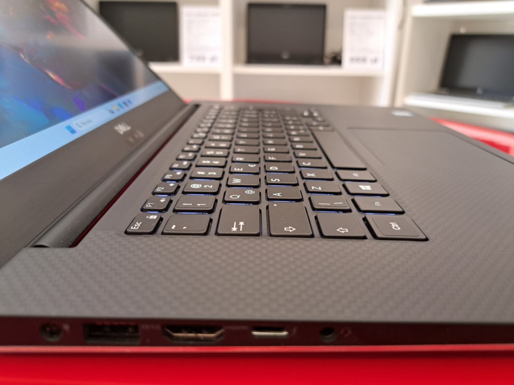 Dell Precision 5540 15" i9-9880H 64GB RAM 256GB NVMe Quadro 4GB WIN 11 Pro3 Dell Precision 5540 15" i9-9880H 64GB RAM 256GB NVMe Quadro 4GB WIN 11 Pro3
