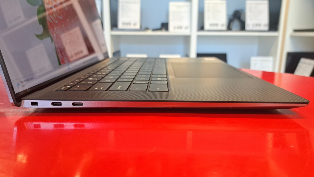 Dell Precision 5550 15,6" i7-10850H 16GB RAM 1TB SSD Quadro T1000 4GB IPS 4K Dotyk WIN 11 Pro4 Dell Precision 5550 15,6" i7-10850H 16GB RAM 1TB SSD Quadro T1000 4GB IPS 4K Dotyk WIN 11 Pro4