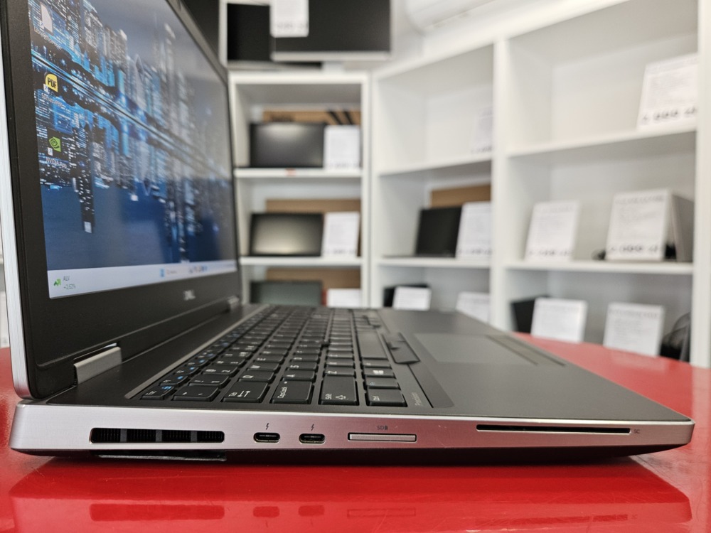 Dell Precision 7540 15.6" 4K i7-9850H 32GB 512SSD Nvidia RTX 3000 6GB Win113 Dell Precision 7540 15.6" 4K i7-9850H 32GB 512SSD Nvidia RTX 3000 6GB Win113