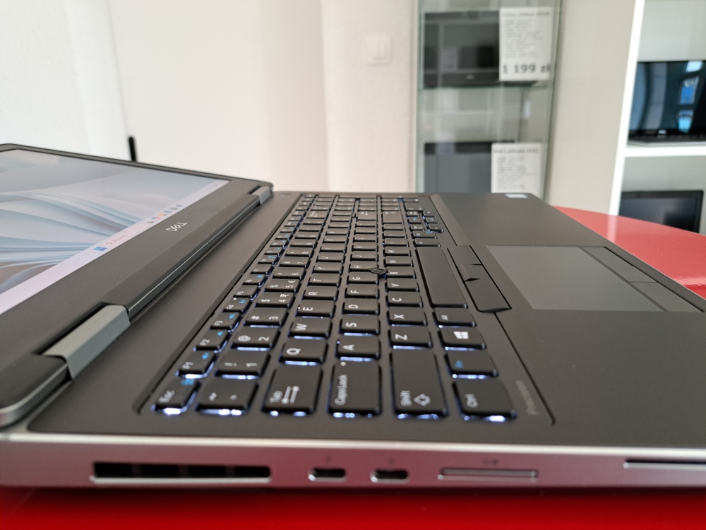 Dell Precision 7540 15,6" i7-9850H 32GB RAM 512GB SSD RTX 3000 UHD 4K Win 11 Pro3 Dell Precision 7540 15,6" i7-9850H 32GB RAM 512GB SSD RTX 3000 UHD 4K Win 11 Pro3