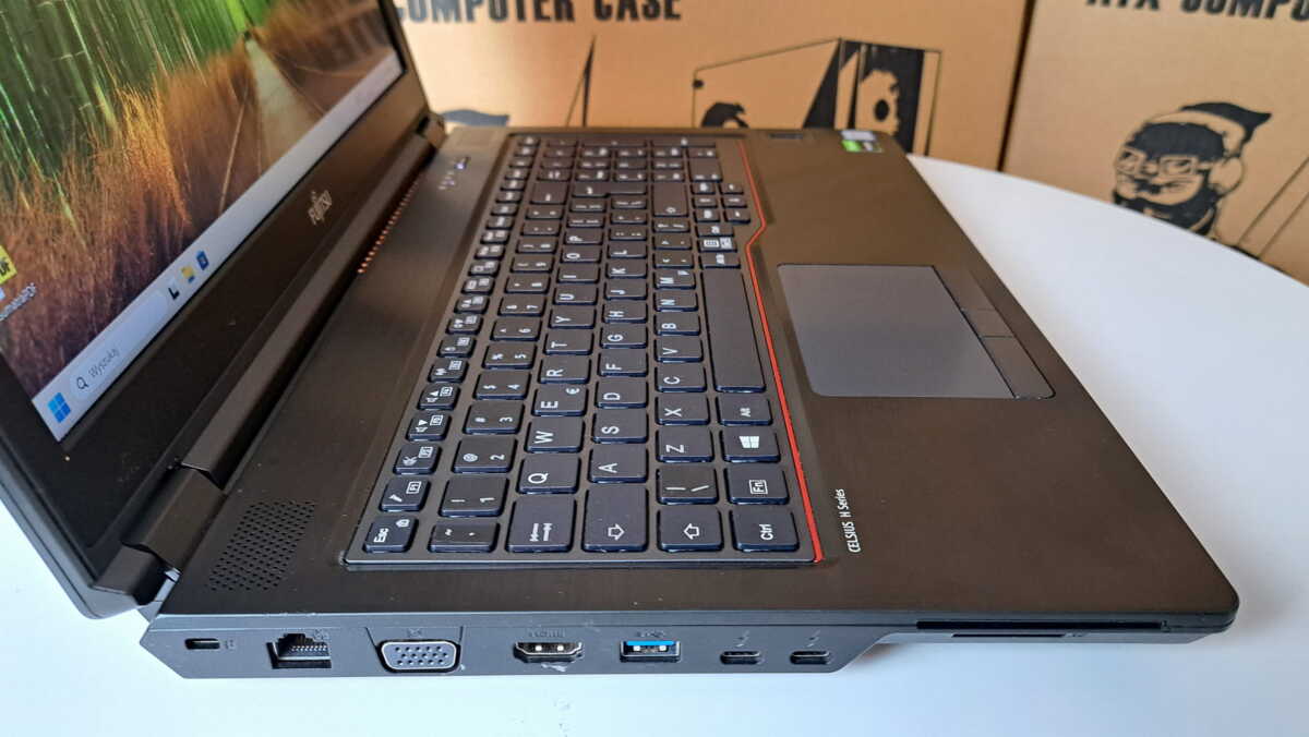 Fujitsu Celsius H7510 15" xeon w-10855m 16GB RAM 512GB SSD Nvidia Quadro T2000 WIN 11 Pro2 Fujitsu Celsius H7510 15" xeon w-10855m 16GB RAM 512GB SSD Nvidia Quadro T2000 WIN 11 Pro2