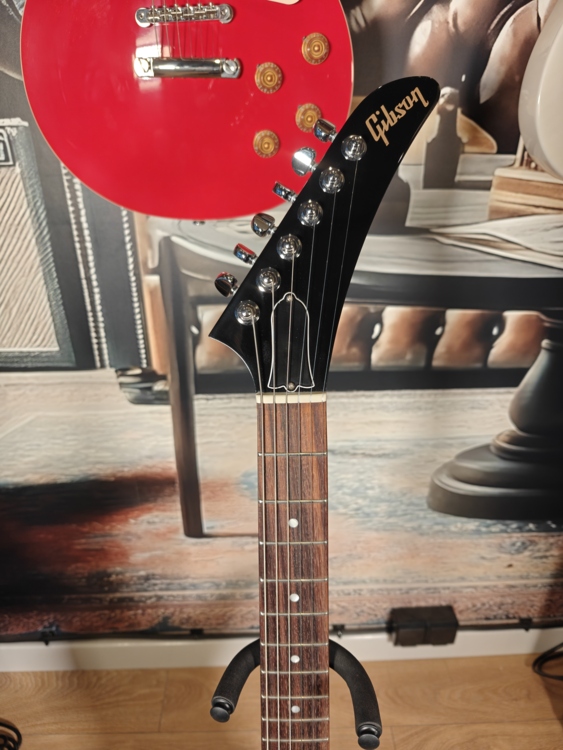 Gibson 80's Explorer8 Gibson 80's Explorer8