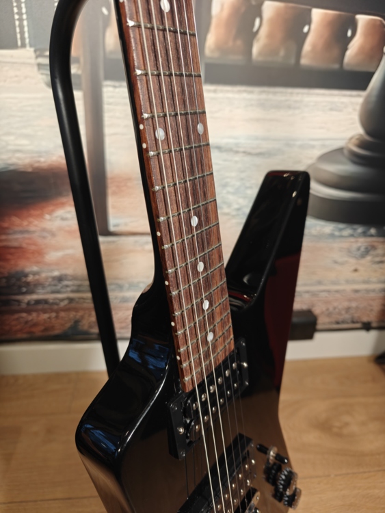 Gibson 80's Explorer10 Gibson 80's Explorer10