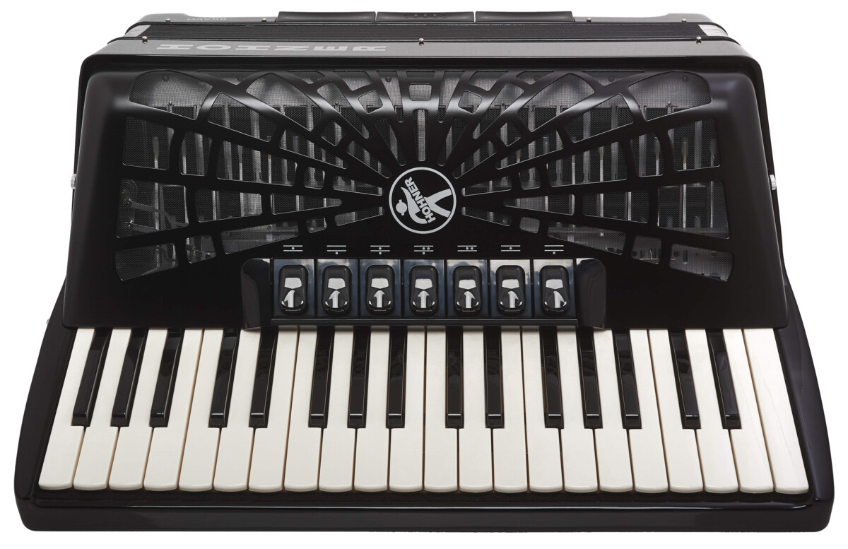 HOHNER BRAVO III Akordeon 80-basowy czarny z gig-bagiem w komplecie1 HOHNER BRAVO III Akordeon 80-basowy czarny z gig-bagiem w komplecie1