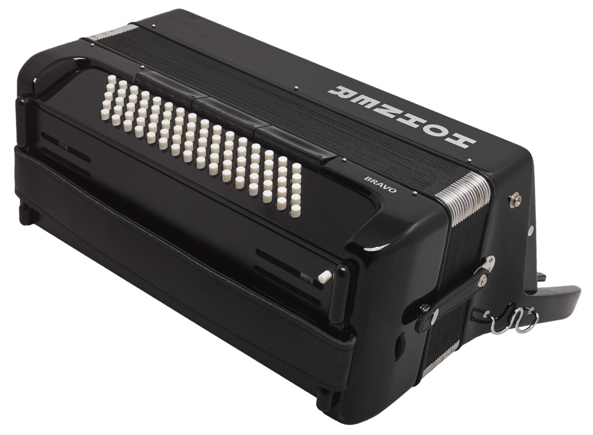 HOHNER BRAVO III Akordeon 80-basowy czarny z gig-bagiem w komplecie2 HOHNER BRAVO III Akordeon 80-basowy czarny z gig-bagiem w komplecie2