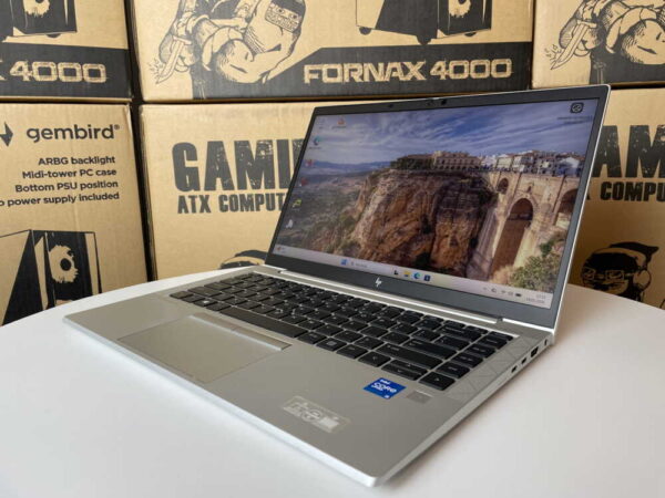 HP EliteBook 840 G8 14" i5-1145G7 32GB RAM 512GB SSD Win 11 Pro0