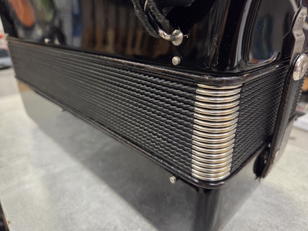 Hohner Favorit IV P - Akordeon 96 basów10 Hohner Favorit IV P - Akordeon 96 basów10