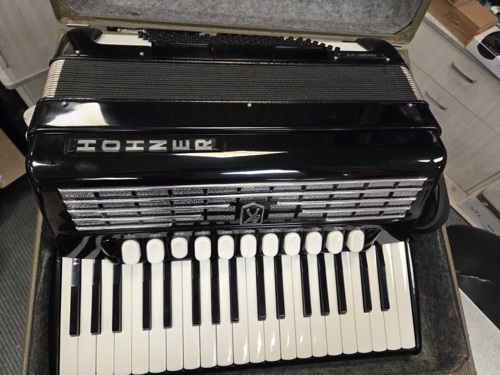 Hohner Favorit IV P - Akordeon 96 basów7 Hohner Favorit IV P - Akordeon 96 basów7