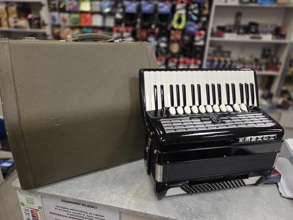 Hohner Favorit IV P - Akordeon 96 basów Hohner Favorit IV P - Akordeon 96 basów