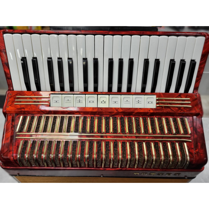 Hohner VERDI II - Akordeon 96 bas 3-chórowy dyskant, z futerałem i szelkami0 Hohner VERDI II - Akordeon 96 bas 3-chórowy dyskant, z futerałem i szelkami0
